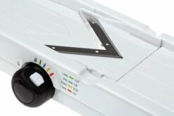 Mandoline OXO V-blade, 1071480 -Cuisine Couteaux Magasin OXO1071480 03 oxo v blade mandoline oxo1071480 d4