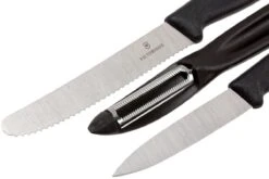 Victorinox SwissClassic Couteaux à Légumes Noir, Ensemble De 3, 6.7113.31 -Cuisine Couteaux Magasin VT6 7113 31 03 victorinox vt6 7113 31 03