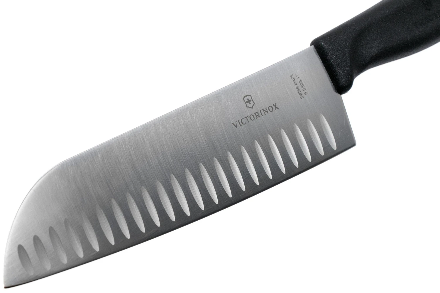 Victorinox SwissClassic 6.8523.17G Santoku Avec Alvéoles 17 Cm, Noir 5 Victorinox SwissClassic 6.8523.17G Santoku Avec Alvéoles 17 Cm, Noir – Image 3