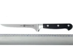 Zwilling - Professional « S » Couteau à Désosser 14 Cm -Cuisine Couteaux Magasin ZW31024 140 04 zwilling professional s 31024 140 uitbeenmes d4