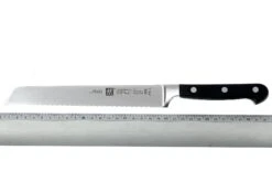 Zwilling - Professional « S » Couteau à Pain 20 Cm -Cuisine Couteaux Magasin ZW31026 200 04 zwilling professional s 31026 200 broodmes d4